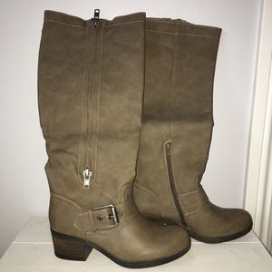 NEW Cathy Jean Taupe and Sliver boots